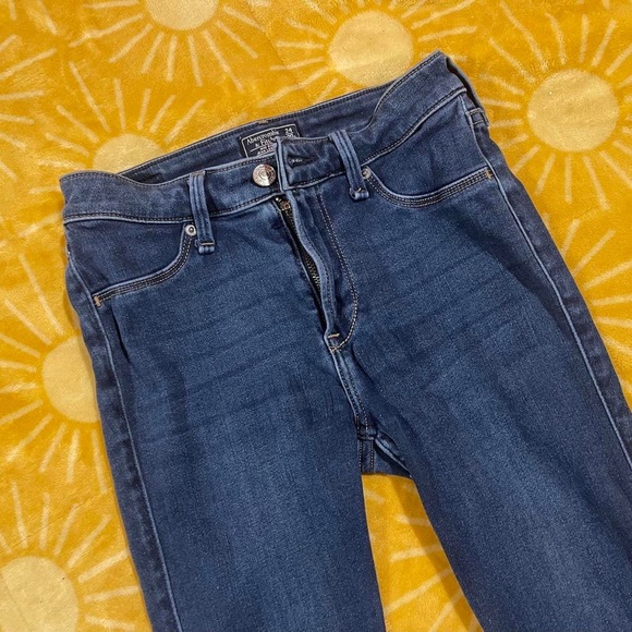 abercrombie & fitch skinny jeans - Picture 3 of 4
